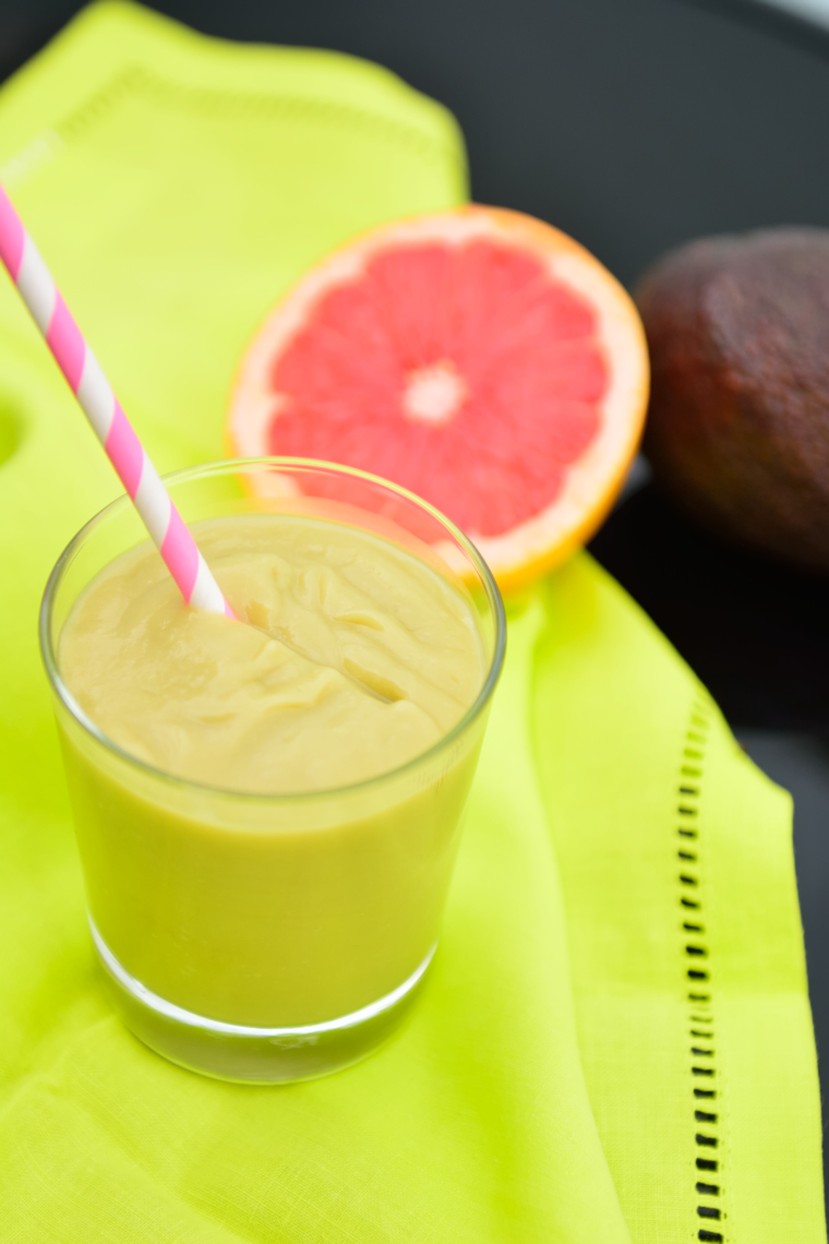 vegan-avocado-grapefruit-smoothie2